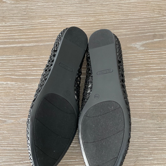 Nine West Hollie woven flats, black, size 11. - Picture 2 of 3